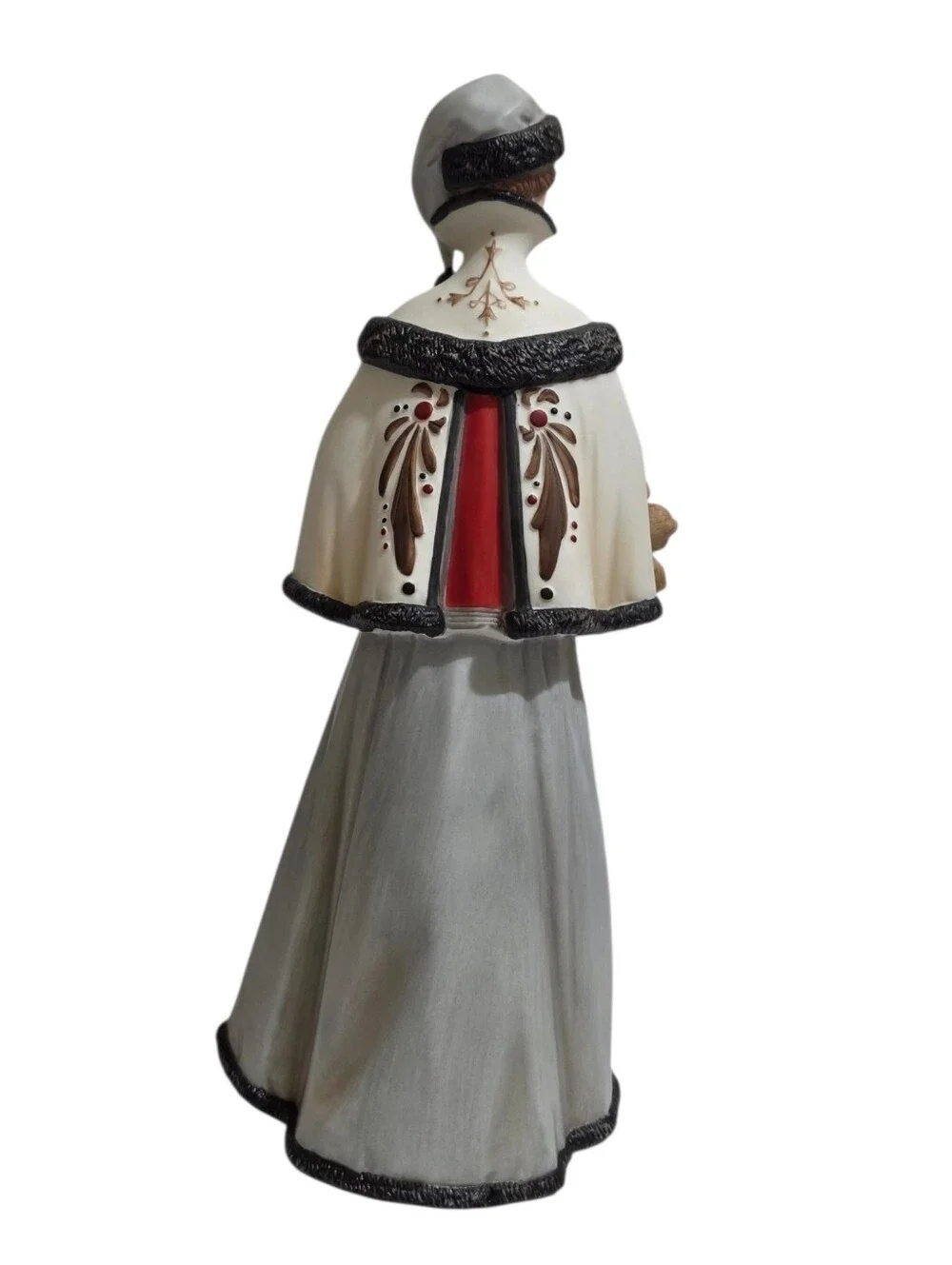 1999 Avon Mrs. P.F.E. Albee President's Club Award porcelain figurine.